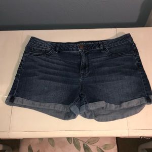 LC Cuffed Jean Shorts